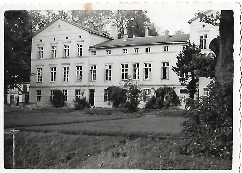 Bild_9_Krankenhaus_Rückseite_1954-57.png