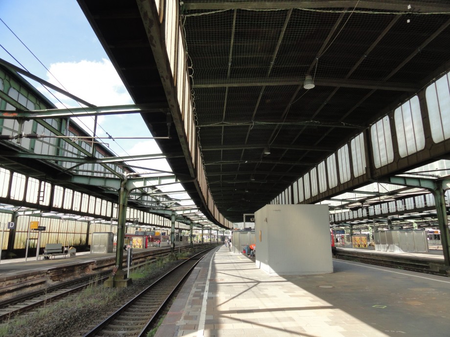 Duisburg_Hauptbahnhof,_Duisburg_Central_Station_(Bj._1931_ff_.)_04_.jpg