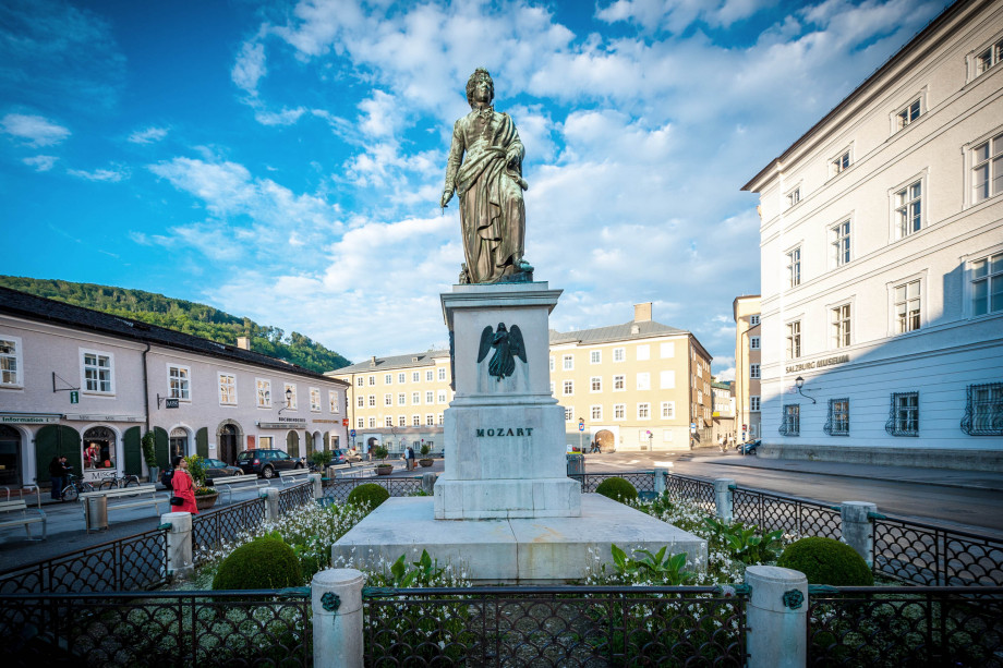 Mozartstatue__c__Tourismus_Salzburg_GmbH.jpg